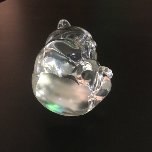 Vintage 3.5” clear glass bear cub statue - Picture 8 of 8